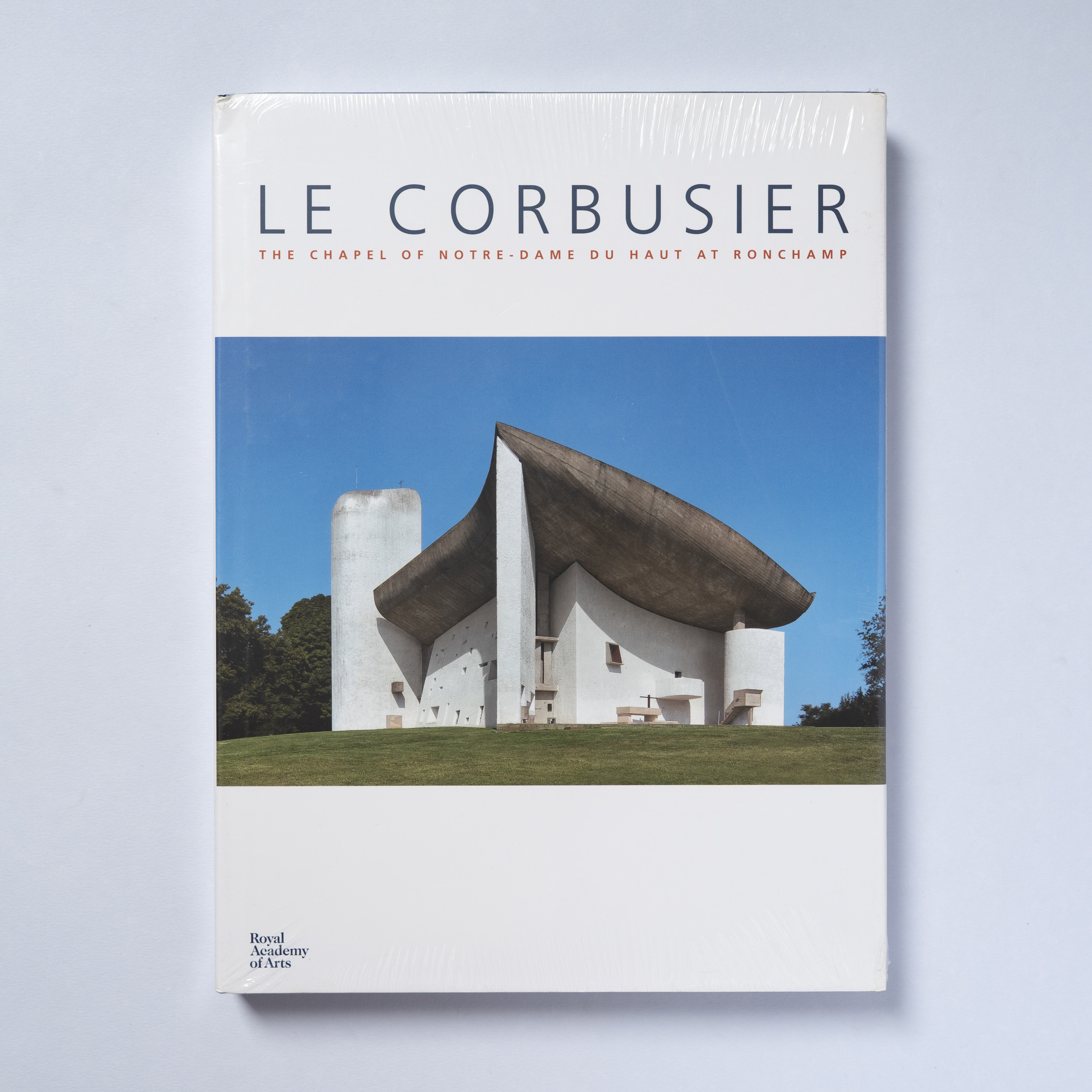 scaldasole-books-le-corbusier-the-chapel-of-notre-dame-du-haut-at-ronchamp