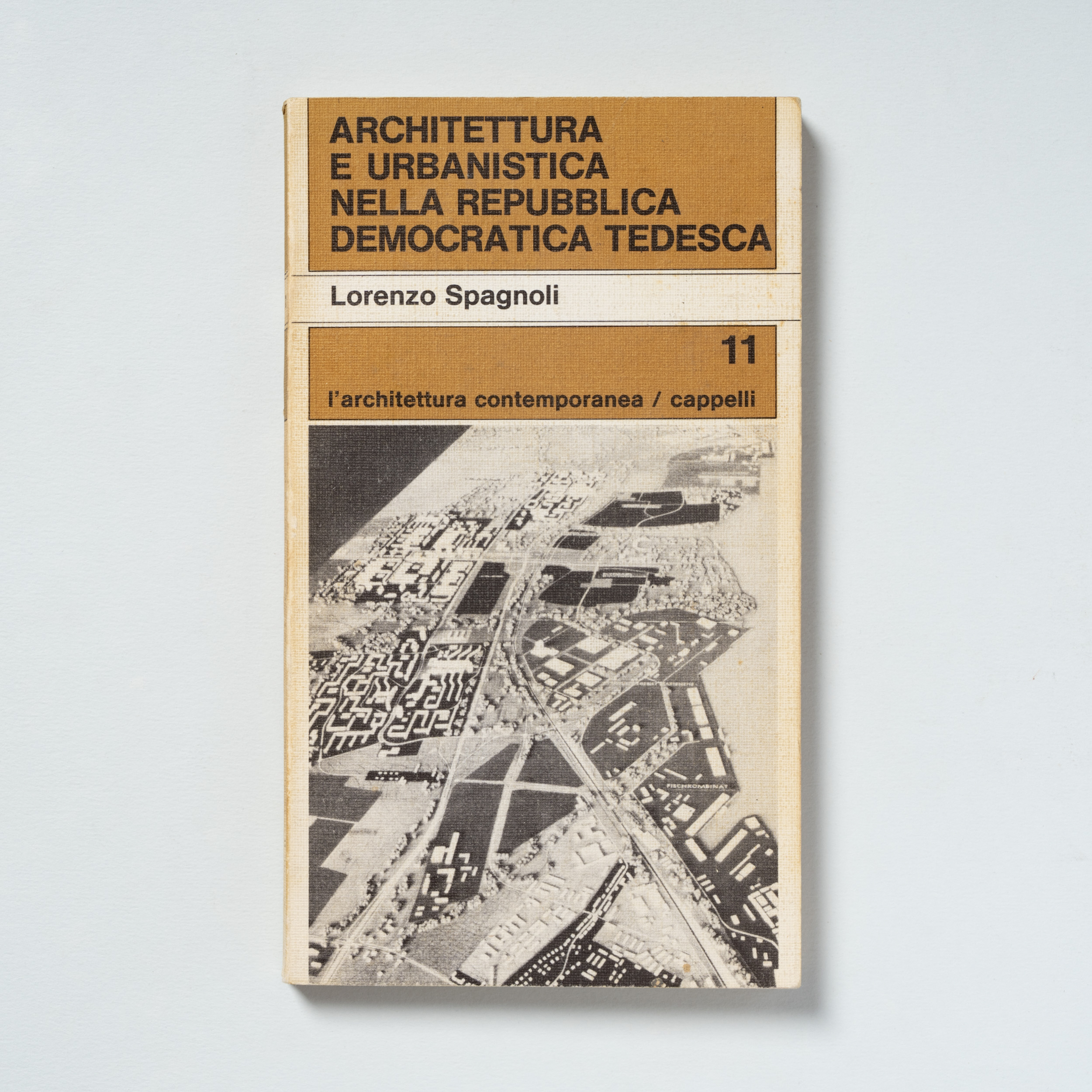 scaldasole-books-architettura-e-urbanistica-nella-repubblica-democratica-tedesca