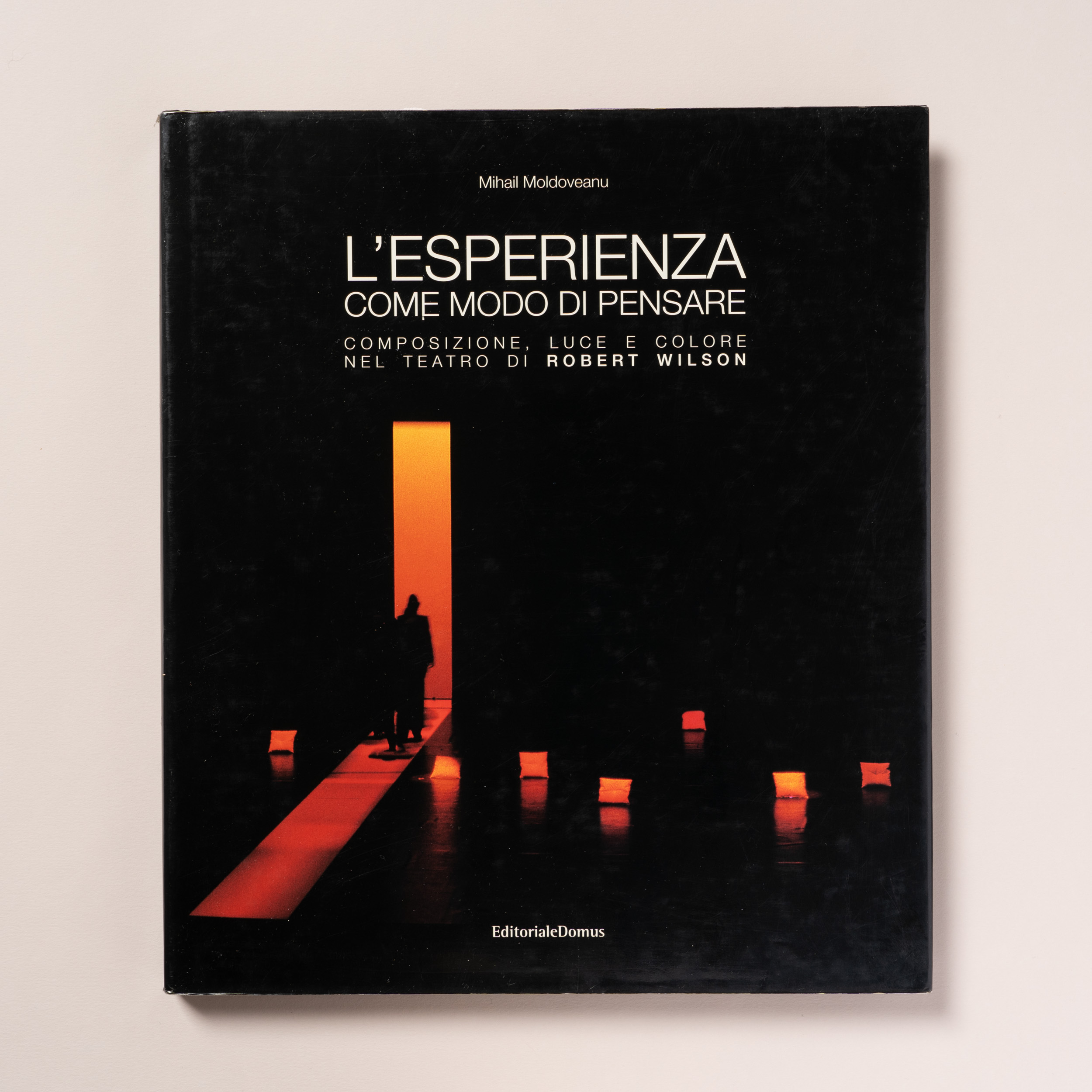 scaldasole-books-l-esperienza-come-modo-di-pensare-composizione-luce-e-colore-nel-teatro-di-robert-wilson